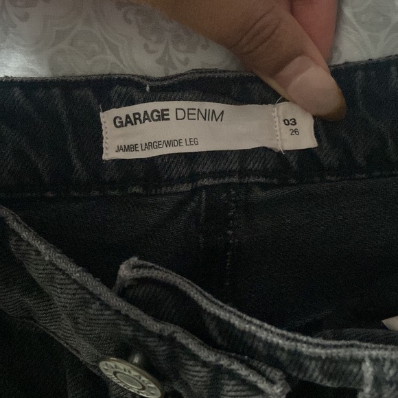 Garage - Dark Wash Wide Leg jean with rip - Picture 5 of 5
